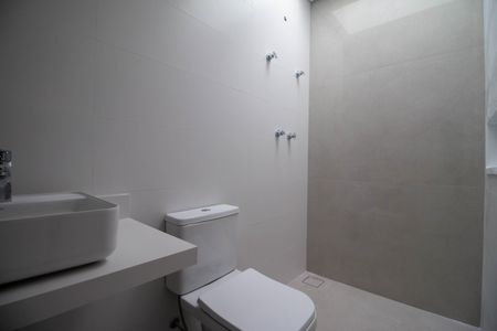 Casa à venda com 486m², 3 quartos e 4 vagasBanheiro 2