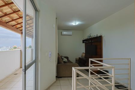 Apartamento à venda com 120m², 3 quartos e 2 vagas Apartamento à venda com 120m², 3 quartos e 2 vagasCobertura