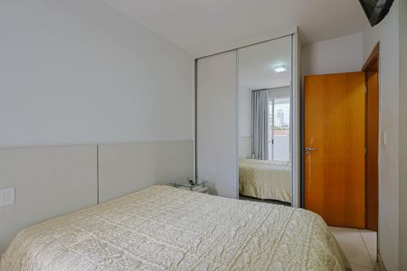 Apartamento à venda com 120m², 3 quartos e 2 vagas Apartamento à venda com 120m², 3 quartos e 2 vagasQuarto 2 - Suíte