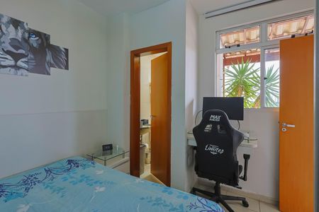 Apartamento à venda com 120m², 3 quartos e 2 vagas Apartamento à venda com 120m², 3 quartos e 2 vagasQuarto 3 - Suíte