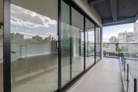 Casa de condomínio à venda com 177m², 3 quartos e 2 vagas Casa de condomínio à venda com 177m², 3 quartos e 2 vagasVaranda