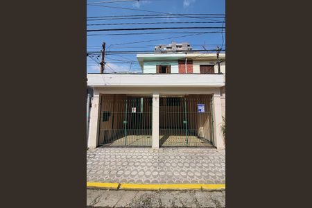 Casa para alugar com 212m², 2 quartos e 2 vagasFachada