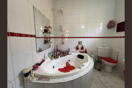 Casa à venda com 250m², 5 quartos e 2 vagas Casa à venda com 250m², 5 quartos e 2 vagasBanheiro da Suíte 3