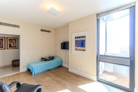 Apartamento para alugar com 326m², 3 quartos e 3 vagasSuíte 2