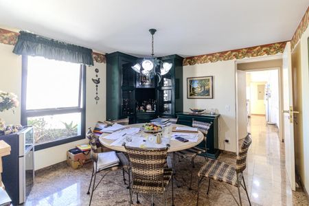 Apartamento para alugar com 326m², 3 quartos e 3 vagasCopa