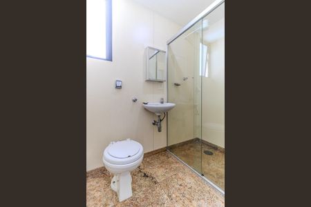 Apartamento para alugar com 326m², 3 quartos e 3 vagasBanheiro de Serviço