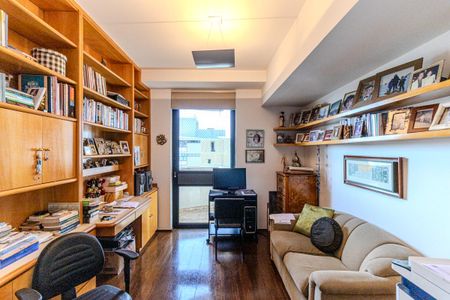 Apartamento para alugar com 326m², 3 quartos e 3 vagasEscritório