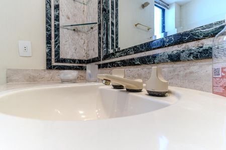 Apartamento para alugar com 326m², 3 quartos e 3 vagasBanheiro da Suíte 2