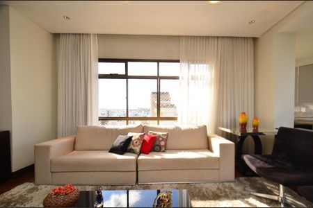 Apartamento à venda com 330m², 4 quartos e 4 vagasSala de estar