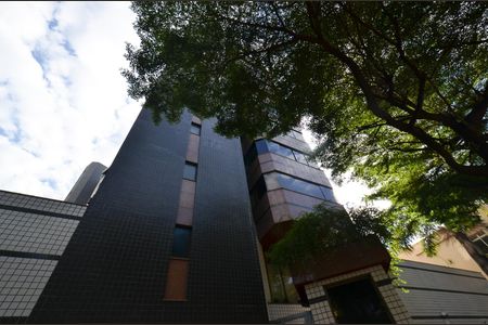 Apartamento à venda com 330m², 4 quartos e 4 vagasFachada