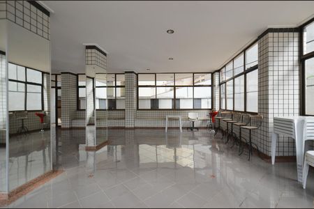 Apartamento à venda com 330m², 4 quartos e 4 vagasÁrea comum - Salão de festas