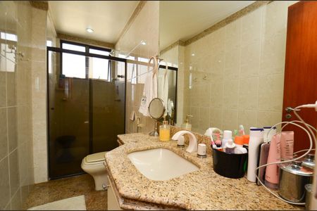 Apartamento à venda com 330m², 4 quartos e 4 vagasBanheiro social