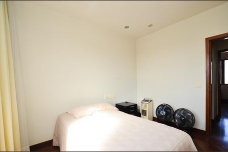 Apartamento à venda com 330m², 4 quartos e 4 vagasQuarto 1