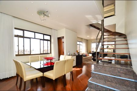 Apartamento à venda com 330m², 4 quartos e 4 vagasSala de jantar