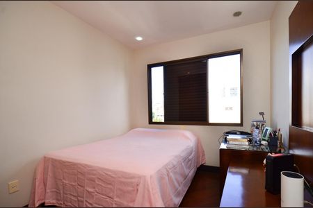 Apartamento à venda com 330m², 4 quartos e 4 vagasQuarto 2