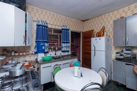 Casa à venda com 150m², 4 quartos e 1 vaga Casa à venda com 150m², 4 quartos e 1 vagaQuarto 1 Casa 2