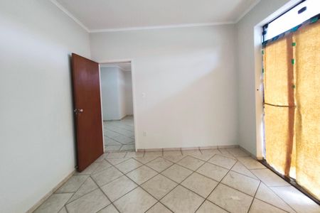 Casa à venda com 388m², 5 quartos e 14 vagas Casa à venda com 388m², 5 quartos e 14 vagasSala de TV/Quarto 1