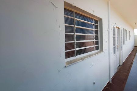 Casa à venda com 388m², 5 quartos e 14 vagas Casa à venda com 388m², 5 quartos e 14 vagasCorredor - Quintal