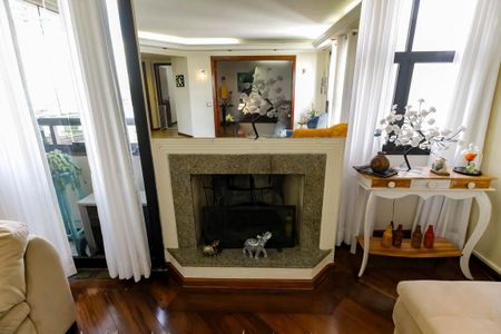 Apartamento à venda com 197m², 3 quartos e 3 vagasDetalhe Sala - Lareira