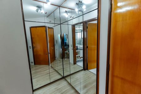 Apartamento à venda com 197m², 3 quartos e 3 vagasCloset da suíte 2