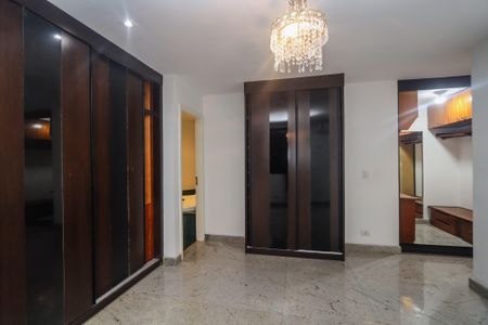 Apartamento para alugar com 203m², 3 quartos e 4 vagas Apartamento para alugar com 203m², 3 quartos e 4 vagasSuíte