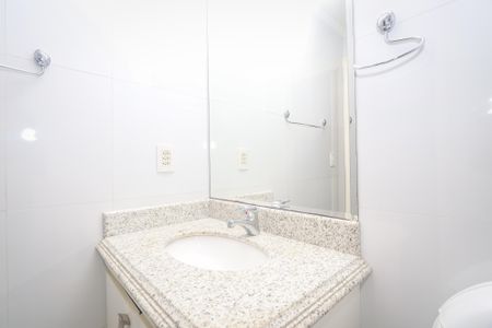 Apartamento para alugar com 203m², 3 quartos e 4 vagas Apartamento para alugar com 203m², 3 quartos e 4 vagasBanheiro da Suíte 2