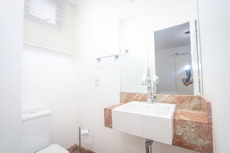 Apartamento para alugar com 203m², 3 quartos e 4 vagas Apartamento para alugar com 203m², 3 quartos e 4 vagasLavabo