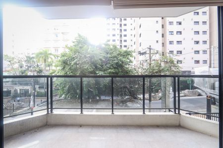 Apartamento para alugar com 203m², 3 quartos e 4 vagas Apartamento para alugar com 203m², 3 quartos e 4 vagasVaranda da Sala