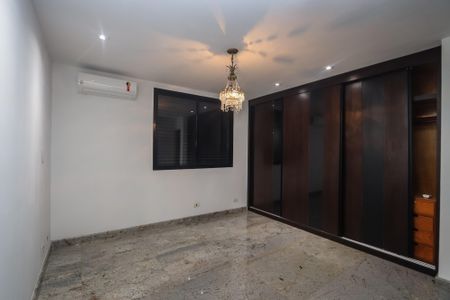 Apartamento para alugar com 203m², 3 quartos e 4 vagas Apartamento para alugar com 203m², 3 quartos e 4 vagasSuíte