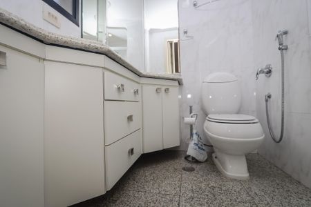 Apartamento para alugar com 203m², 3 quartos e 4 vagas Apartamento para alugar com 203m², 3 quartos e 4 vagasBanheiro da Suíte 3