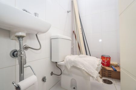 Apartamento para alugar com 203m², 3 quartos e 4 vagas Apartamento para alugar com 203m², 3 quartos e 4 vagasBanheiro de Serviço