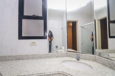 Apartamento para alugar com 203m², 3 quartos e 4 vagas Apartamento para alugar com 203m², 3 quartos e 4 vagasBanheiro da Suíte 3