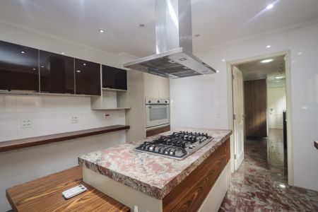 Apartamento para alugar com 203m², 3 quartos e 4 vagas Apartamento para alugar com 203m², 3 quartos e 4 vagasCozinha
