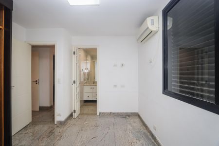Apartamento para alugar com 203m², 3 quartos e 4 vagas Apartamento para alugar com 203m², 3 quartos e 4 vagasSuíte 2