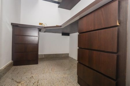 Apartamento para alugar com 203m², 3 quartos e 4 vagas Apartamento para alugar com 203m², 3 quartos e 4 vagasEscritório