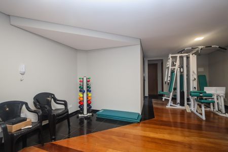 Apartamento para alugar com 203m², 3 quartos e 4 vagas Apartamento para alugar com 203m², 3 quartos e 4 vagasÁrea comum - Academia