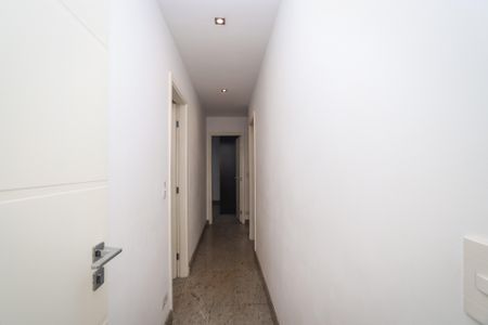 Apartamento para alugar com 203m², 3 quartos e 4 vagas Apartamento para alugar com 203m², 3 quartos e 4 vagasCorredor