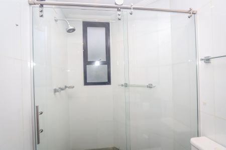 Apartamento para alugar com 203m², 3 quartos e 4 vagas Apartamento para alugar com 203m², 3 quartos e 4 vagasBanheiro da Suíte