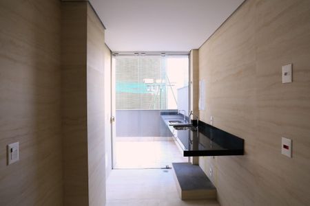 Apartamento à venda com 100m², 2 quartos e 2 vagasCozinha