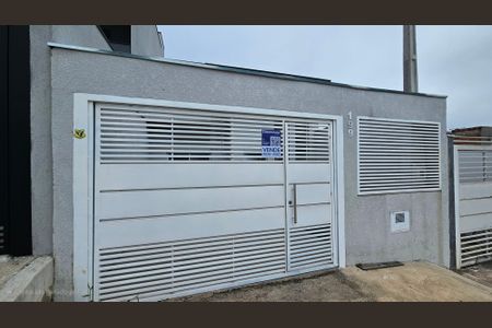 Casa à venda com 74m², 3 quartos e 1 vaga Casa à venda com 74m², 3 quartos e 1 vagaFachada