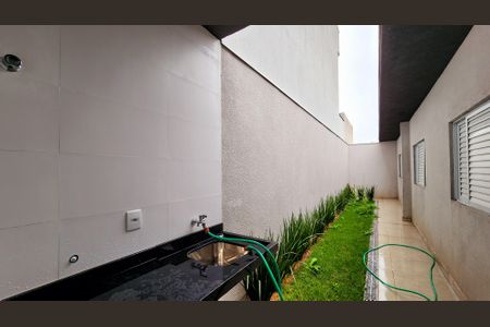 Casa à venda com 74m², 3 quartos e 1 vaga Casa à venda com 74m², 3 quartos e 1 vagaQuintal