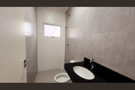 Casa à venda com 74m², 3 quartos e 1 vaga Casa à venda com 74m², 3 quartos e 1 vagaBanheiro