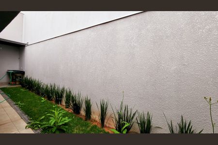 Casa à venda com 74m², 3 quartos e 1 vaga Casa à venda com 74m², 3 quartos e 1 vagaQuintal