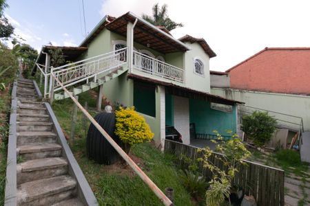 Casa à venda com 560m², 3 quartos e 2 vagas Casa à venda com 560m², 3 quartos e 2 vagasEntrada
