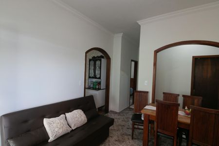 Casa à venda com 560m², 3 quartos e 2 vagas Casa à venda com 560m², 3 quartos e 2 vagasSala