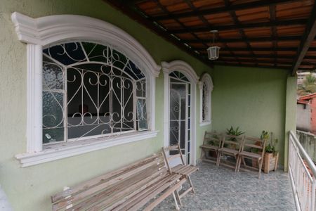 Casa à venda com 560m², 3 quartos e 2 vagas Casa à venda com 560m², 3 quartos e 2 vagasVaranda