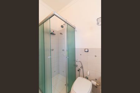 Casa de condomínio à venda com 370m², 4 quartos e 4 vagasBanheiro da Suíte 1