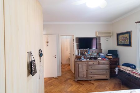 Casa de condomínio à venda com 370m², 4 quartos e 4 vagasSuíte 1