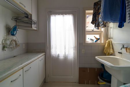 Casa de condomínio à venda com 370m², 4 quartos e 4 vagasÁrea de Serviço