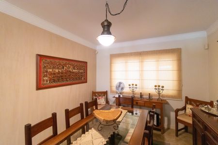 Casa de condomínio à venda com 370m², 4 quartos e 4 vagasSala